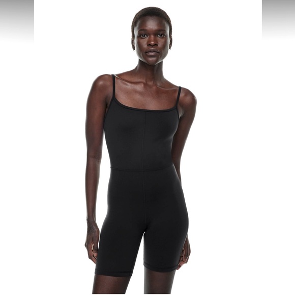 Aritzia Wilfred Free Divinity 7" Romper - Picture 2 of 12
